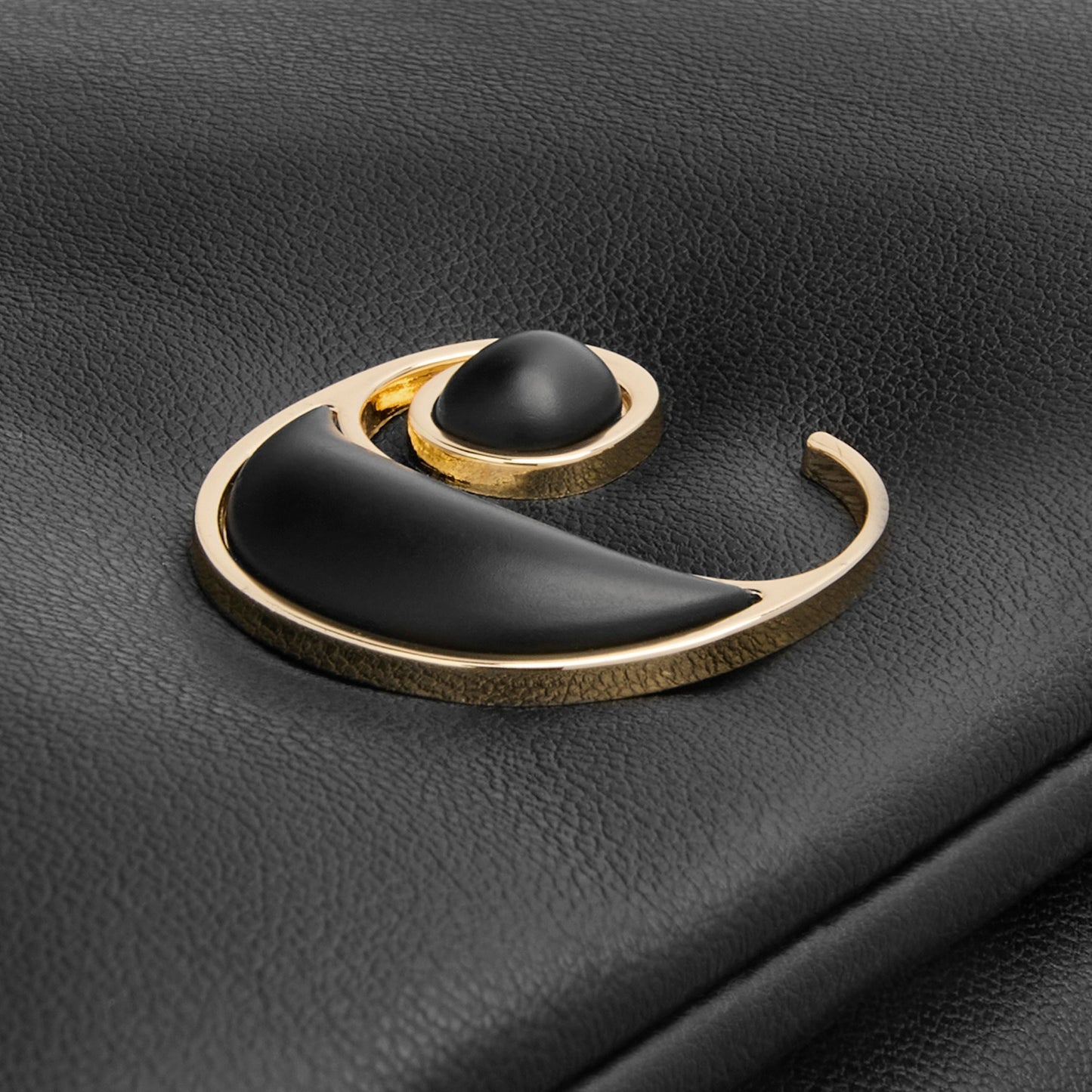 Cacharel Vivienne Black